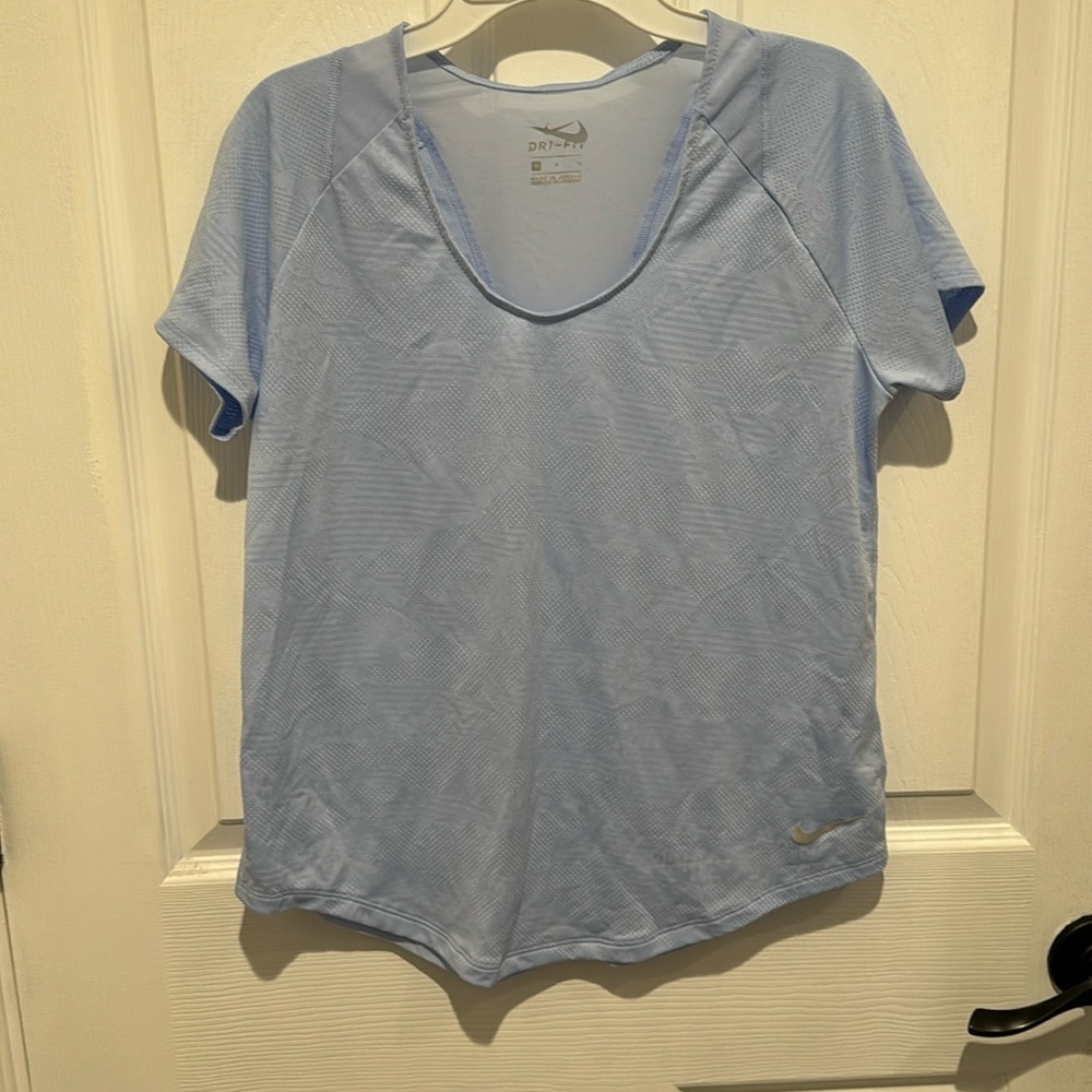 Nike del-fit women’s medium top